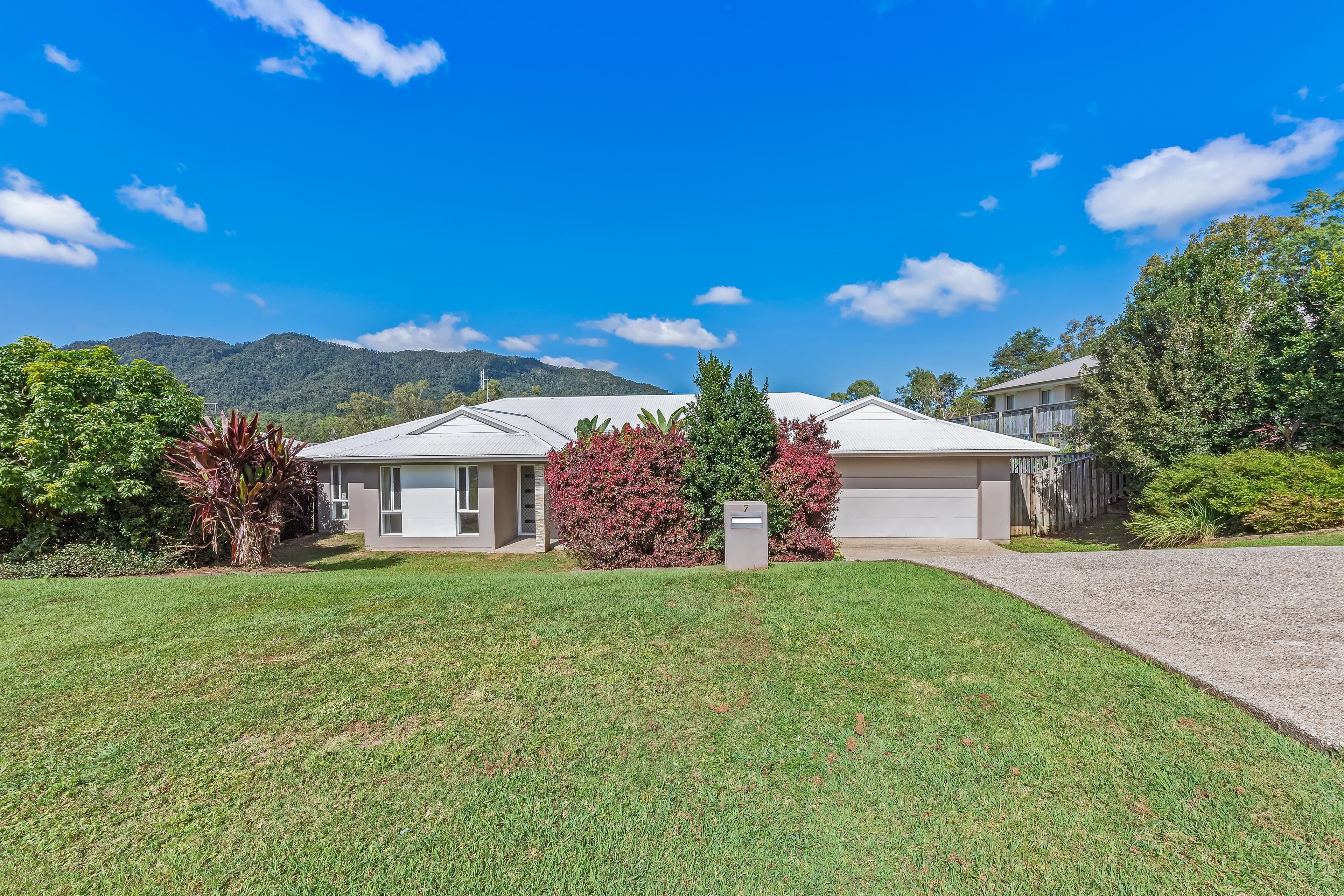 7 Helm Place, Cannonvale QLD 4802, Cannonvale - Image 1