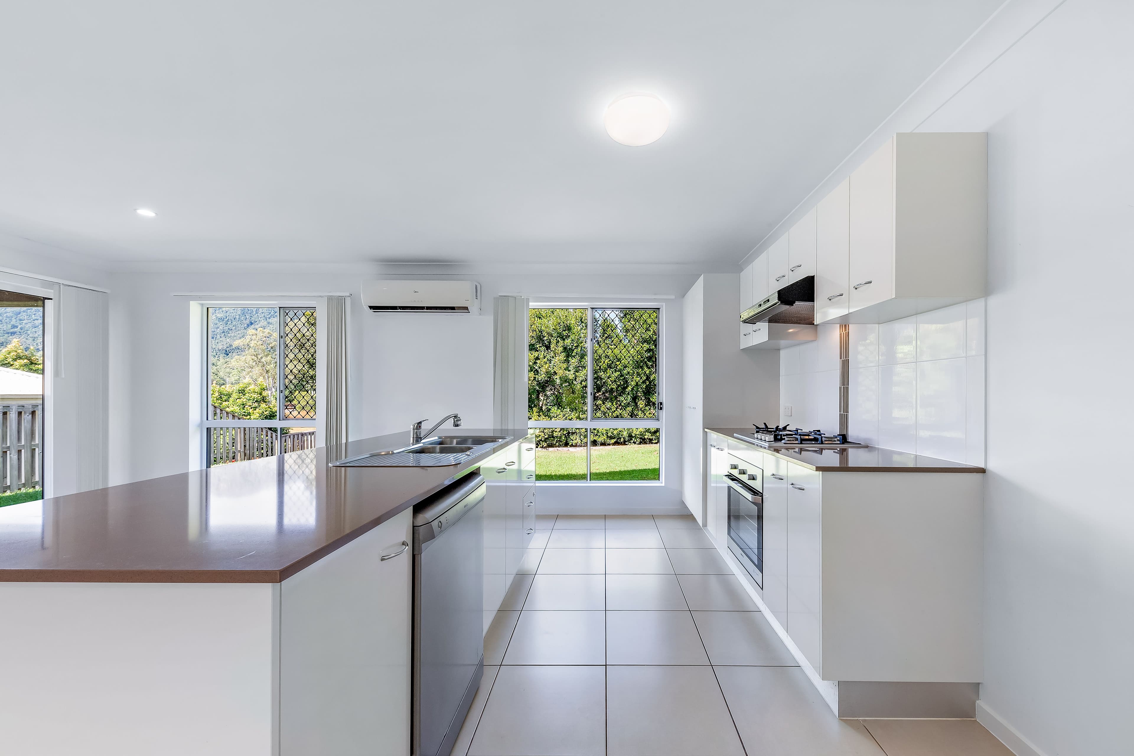 7 Helm Place, Cannonvale QLD 4802, Cannonvale - Thumbnail 3