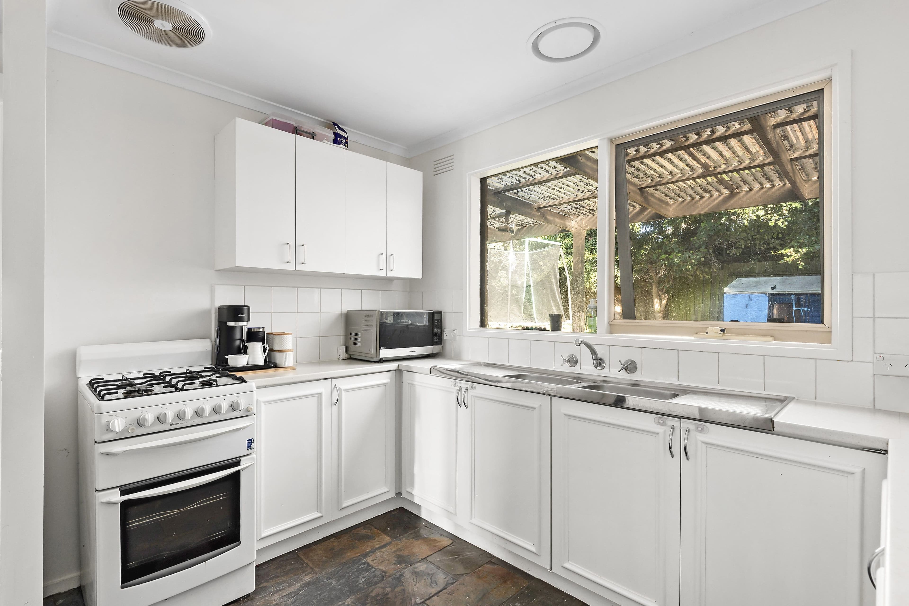 6 Jason Place, Frankston VIC 3199, Frankston - Thumbnail 3