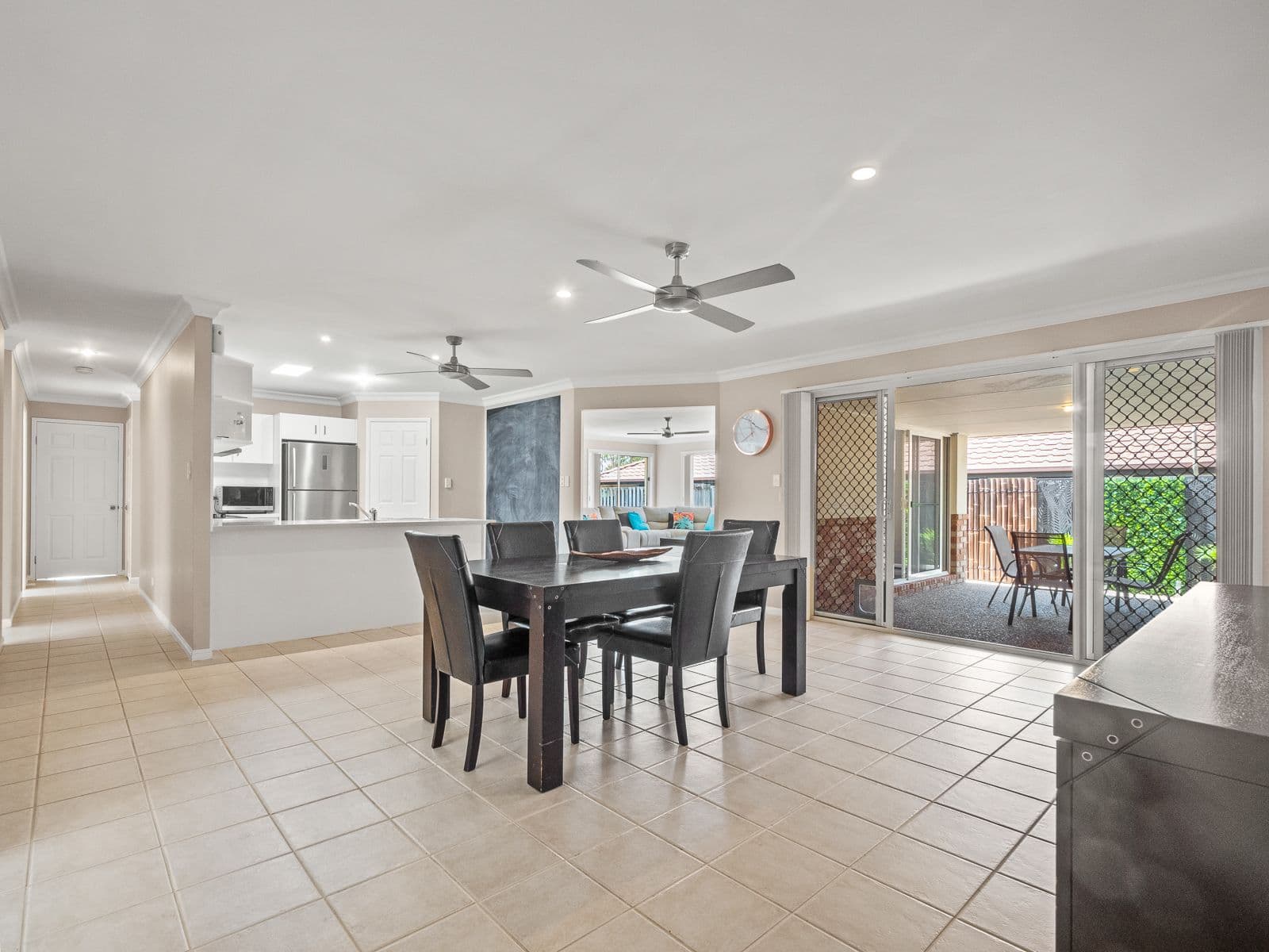 18 Broxbourne Place, Oxenford QLD 4210, Oxenford - Thumbnail 5
