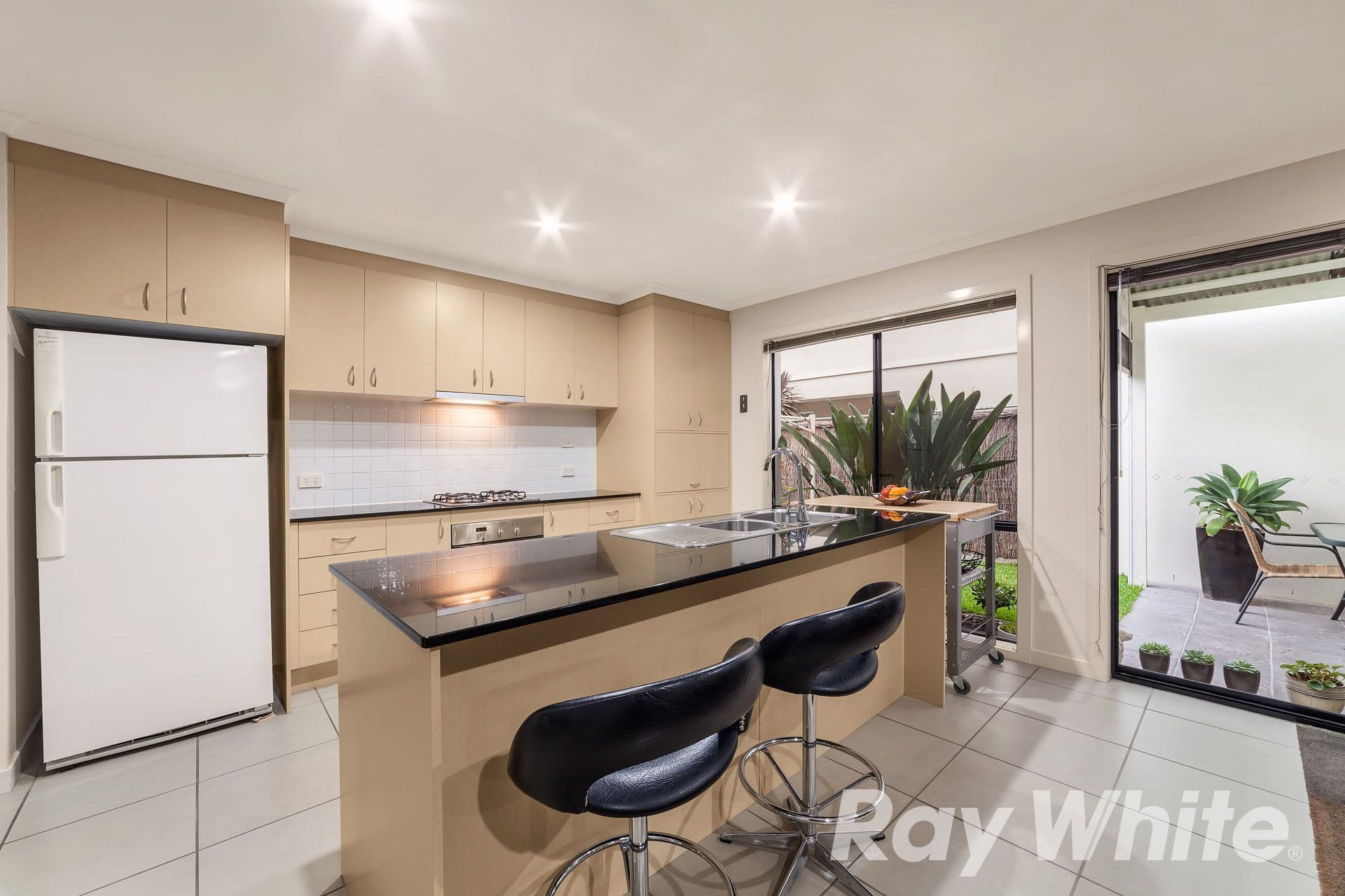 49 Sovereign Manors Crescent, Rowville VIC 3178, Rowville - Thumbnail 3