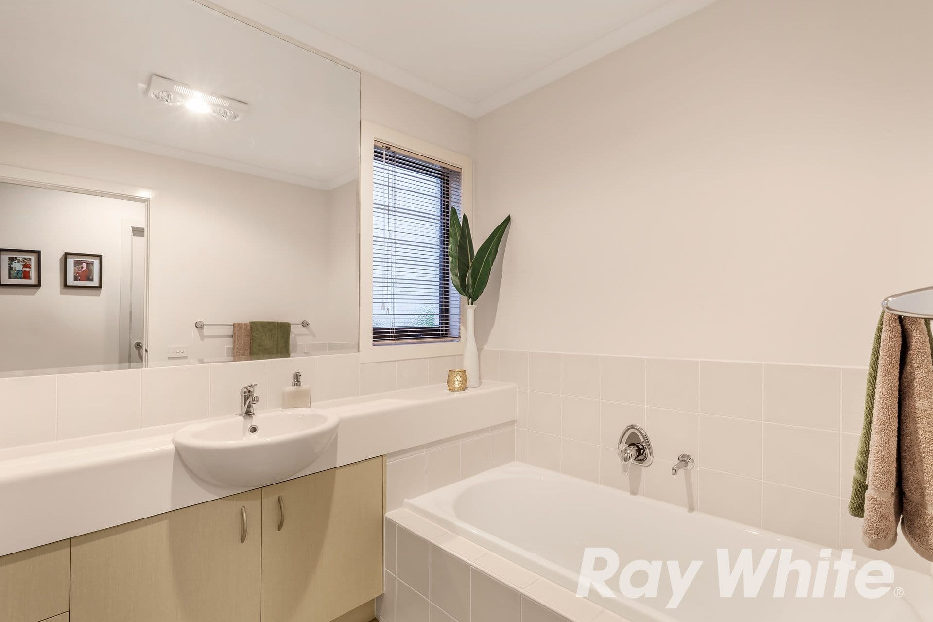 49 Sovereign Manors Crescent, Rowville VIC 3178, Rowville - Thumbnail 7