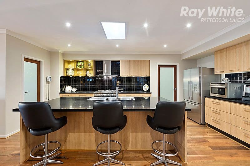 10 Macquarie Circle, Waterways VIC 3195, Waterways - Thumbnail 6