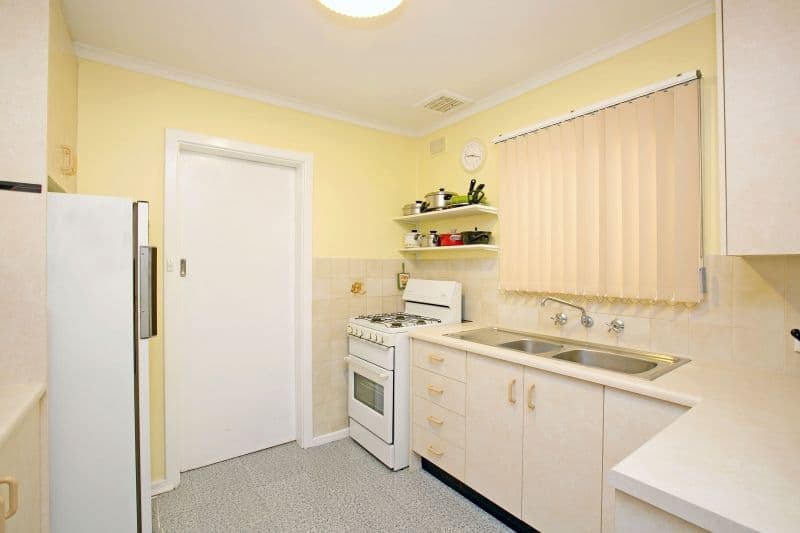 17 Sabina Crescent, CHRISTIE DOWNS SA 5164, Christie Downs - Thumbnail 6