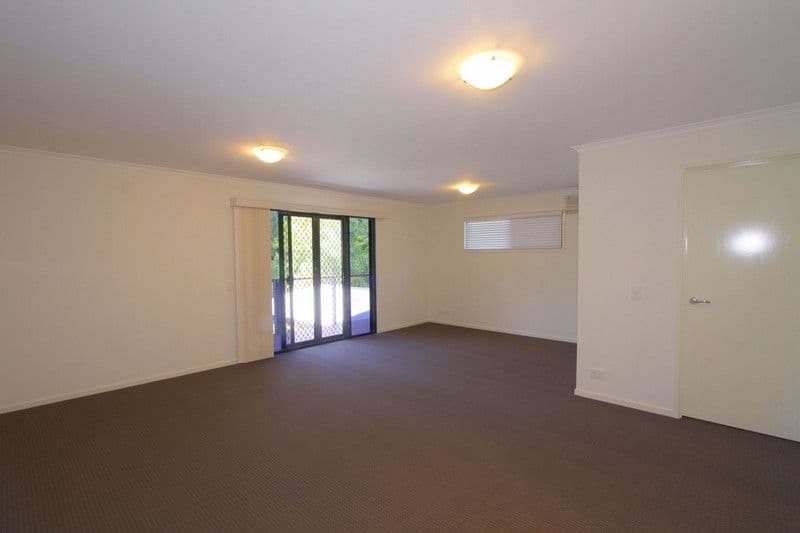 4 Kentia Avenue, MOORE PARK BEACH QLD 4670, Moore Park Beach - Thumbnail 8