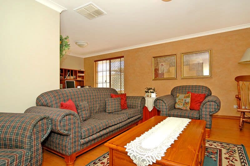 7  Shannon Court, BEECHBORO WA 6063, Beechboro - Thumbnail 2