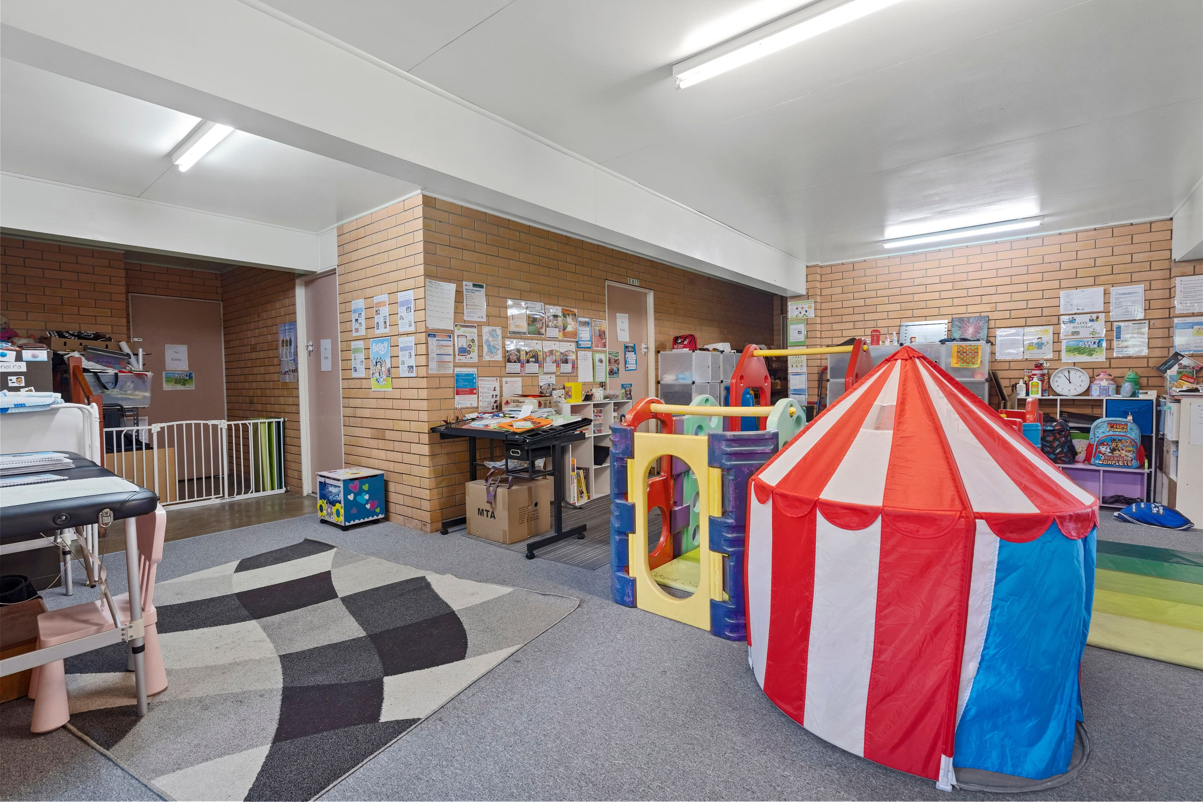 10 & 10A Glebe Road, NEWTOWN QLD 4305, Newtown - Thumbnail 8