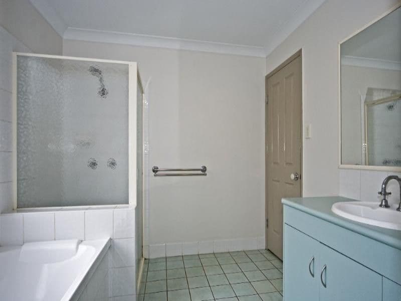 74 Glenvale Road, HARRISTOWN QLD 4350, Harristown - Thumbnail 5