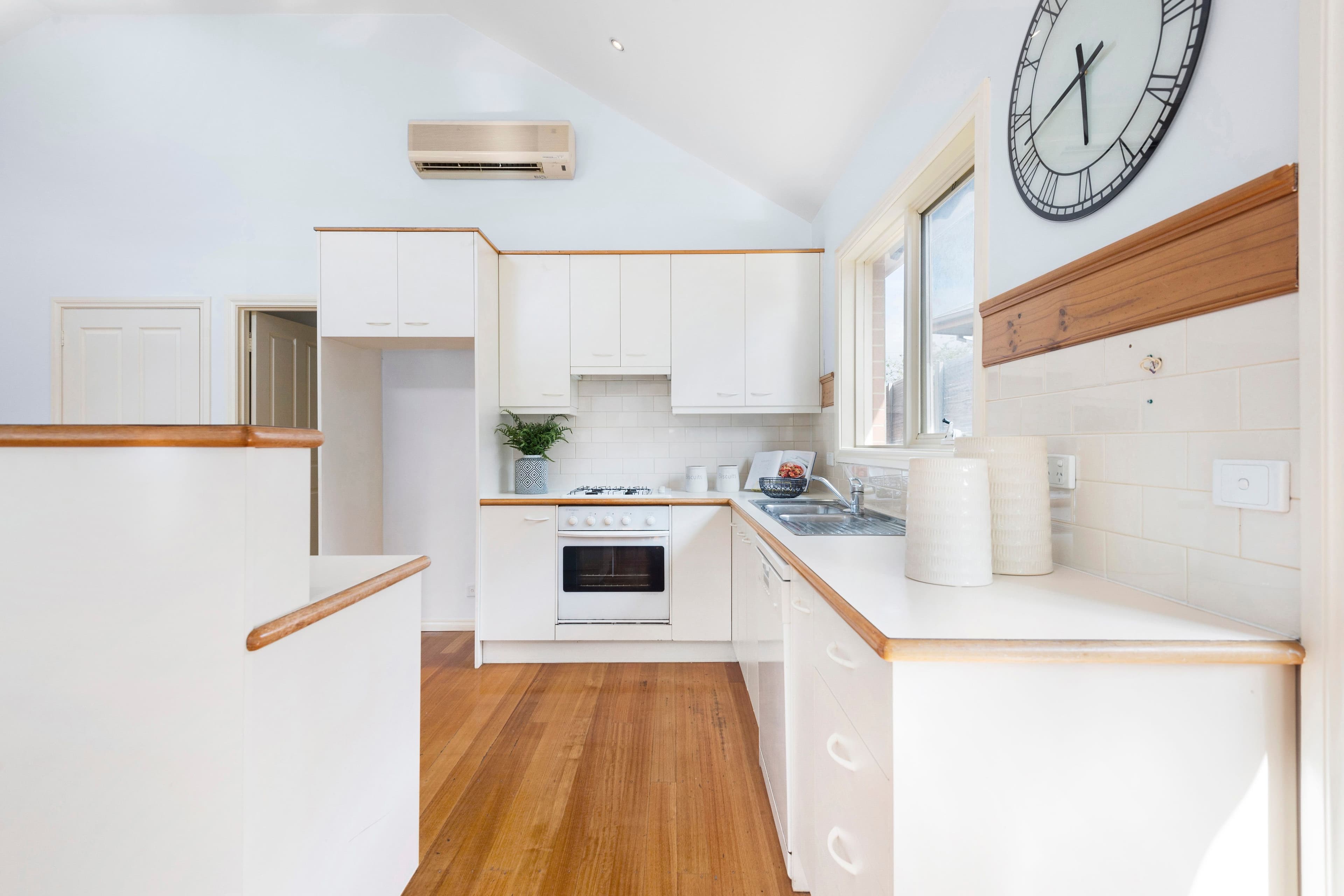 2 Lang Road, Mount Waverley VIC 3149, Mount Waverley - Thumbnail 4