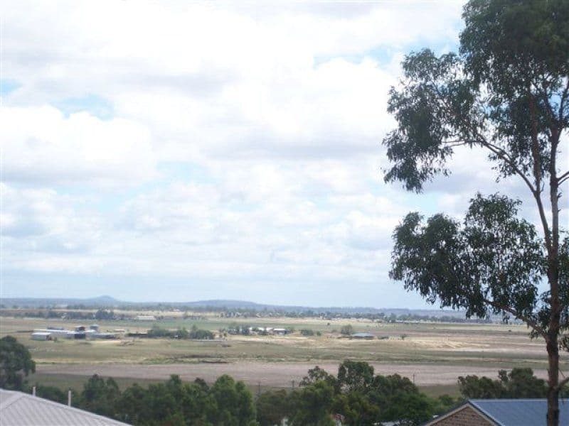 2 Bottletree Court, KINGSTHORPE QLD 4400, Kingsthorpe - Thumbnail 4