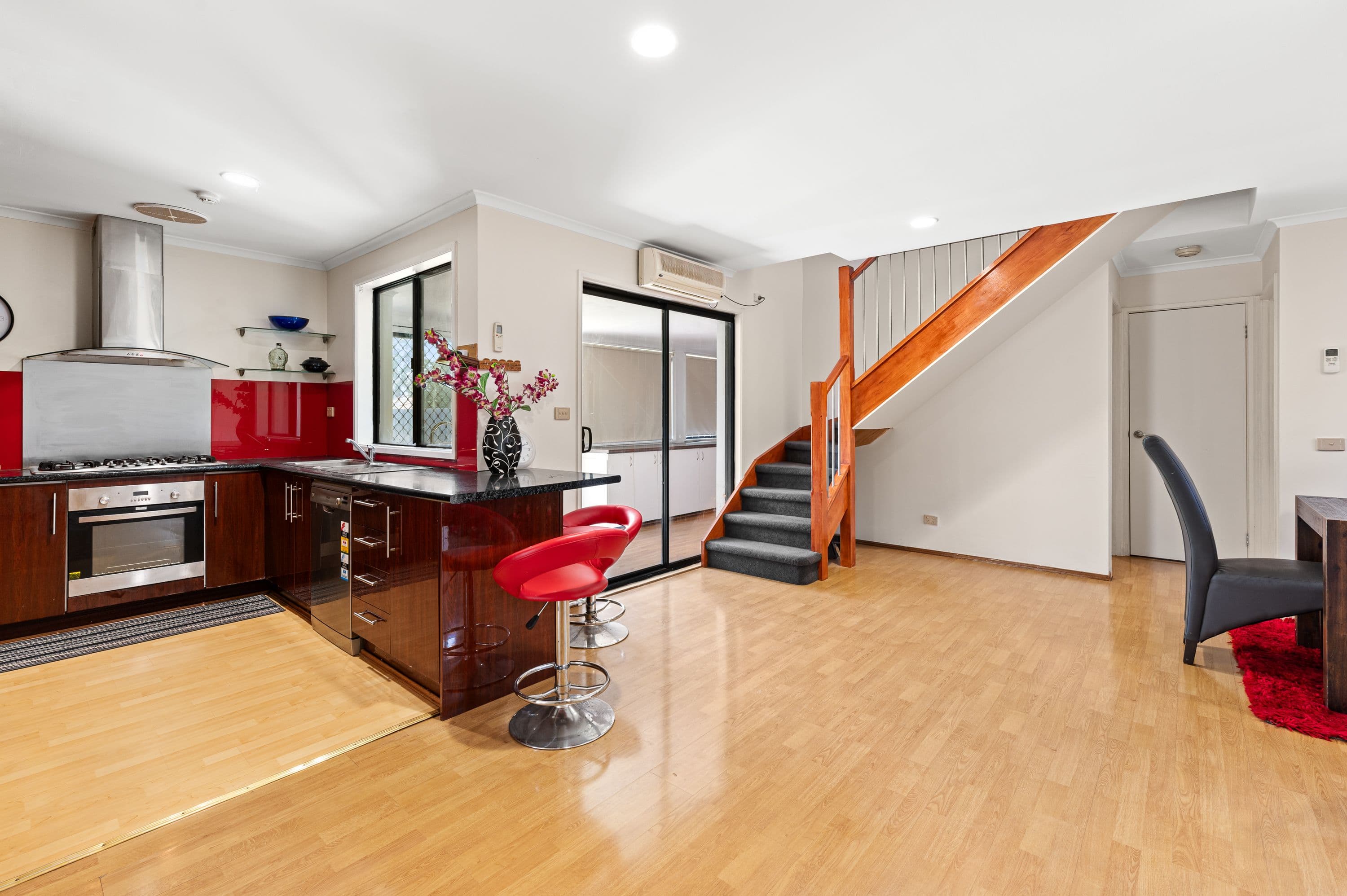 10 Mimosa Road, Mill Park VIC 3082, Mill Park - Thumbnail 3