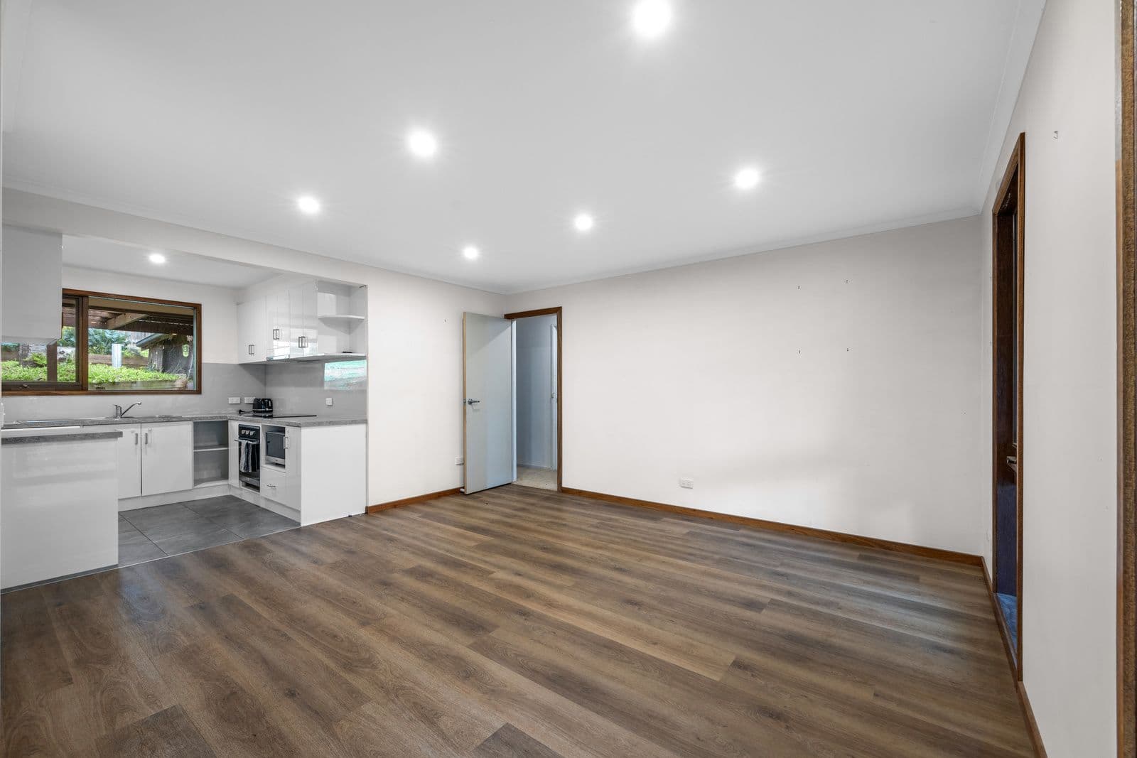 10 Chamberlain Drive, Leongatha VIC 3953, Leongatha - Thumbnail 2