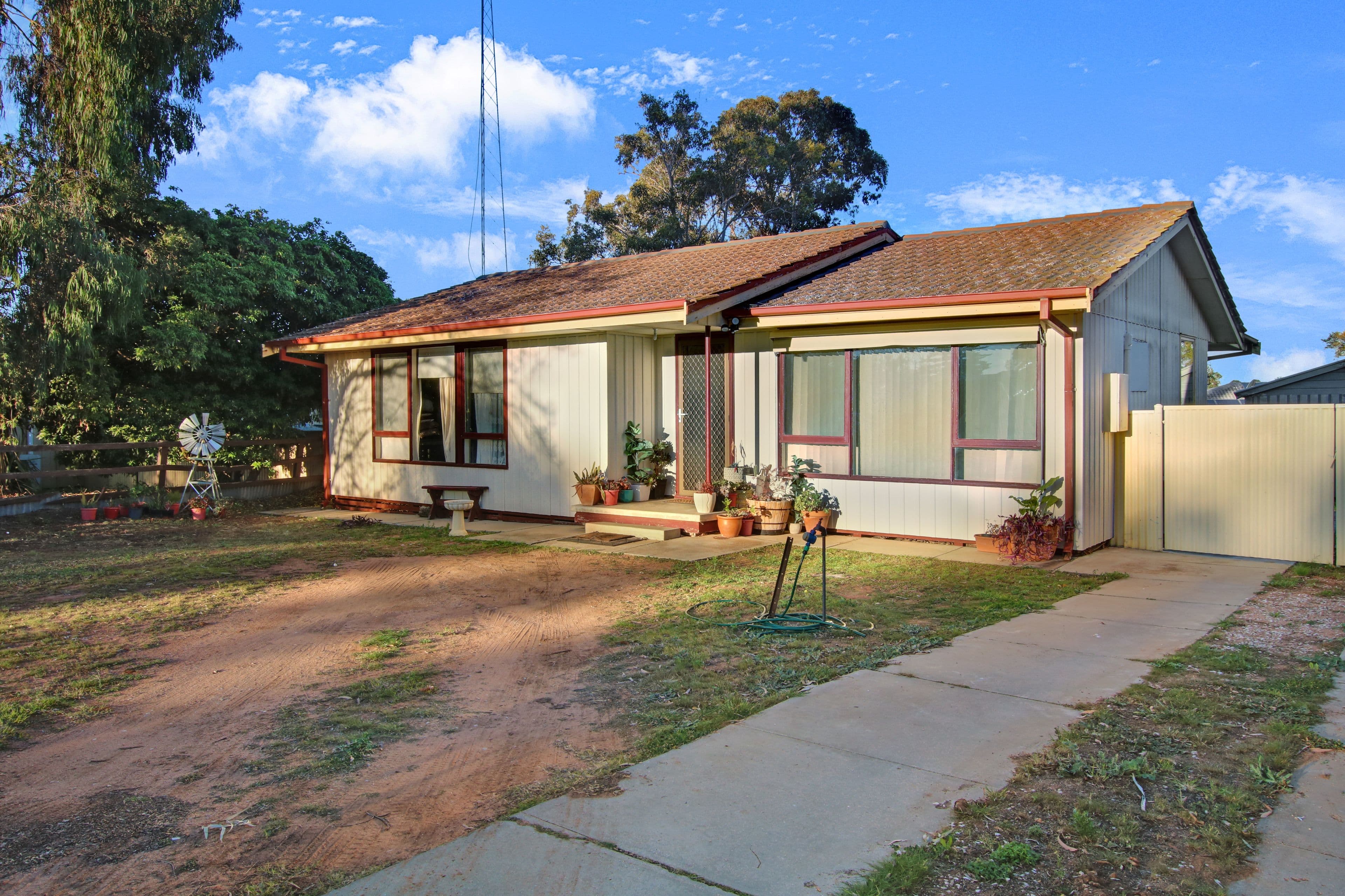 7 Kent Crescent, Waikerie SA 5330, Waikerie - Image 1