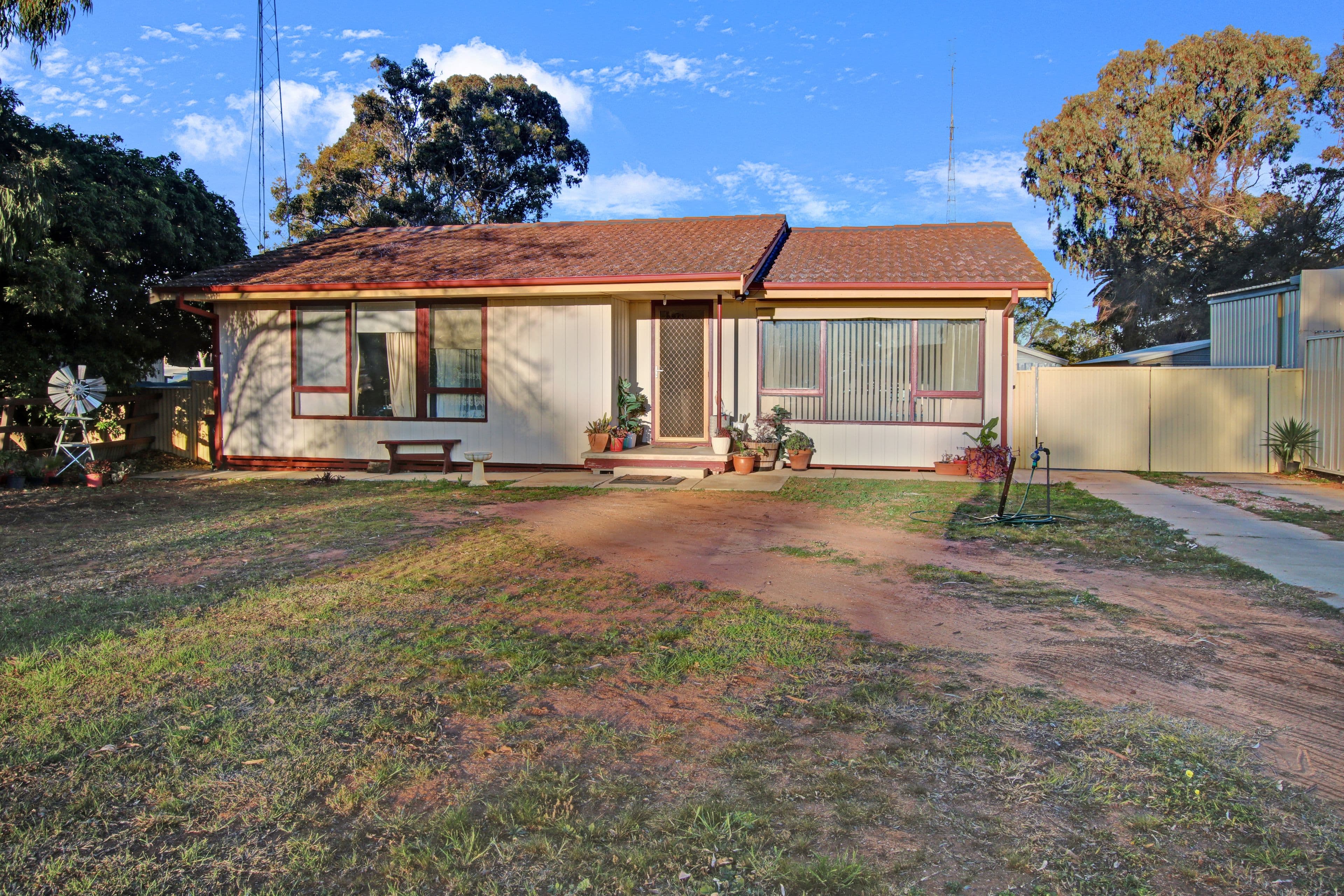 7 Kent Crescent, Waikerie SA 5330, Waikerie - Thumbnail 2