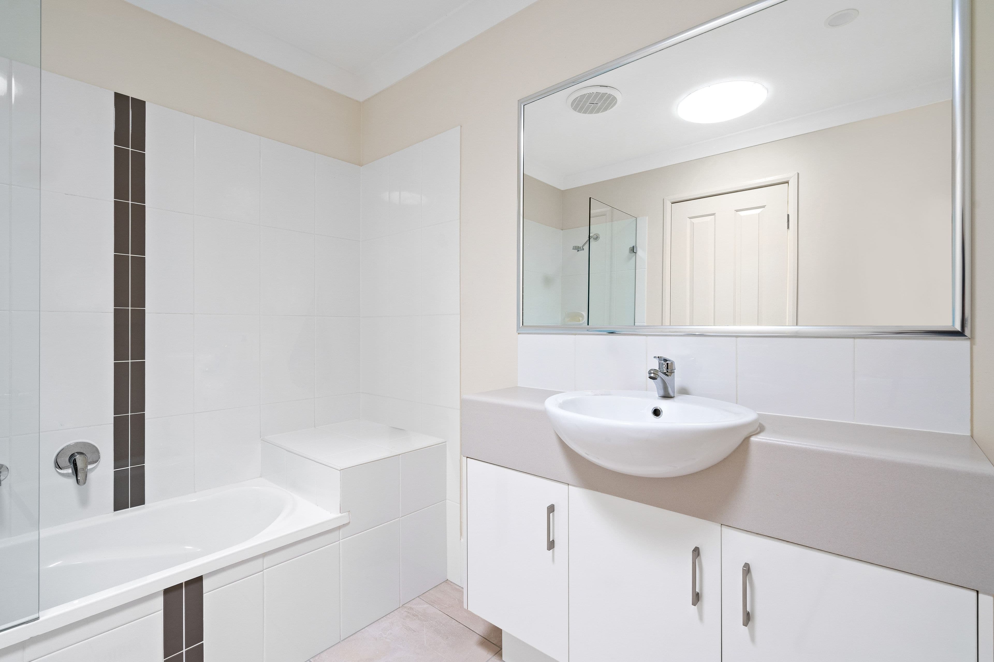 8 Larcom Crescent, Redbank Plains QLD 4301, Redbank Plains - Thumbnail 7