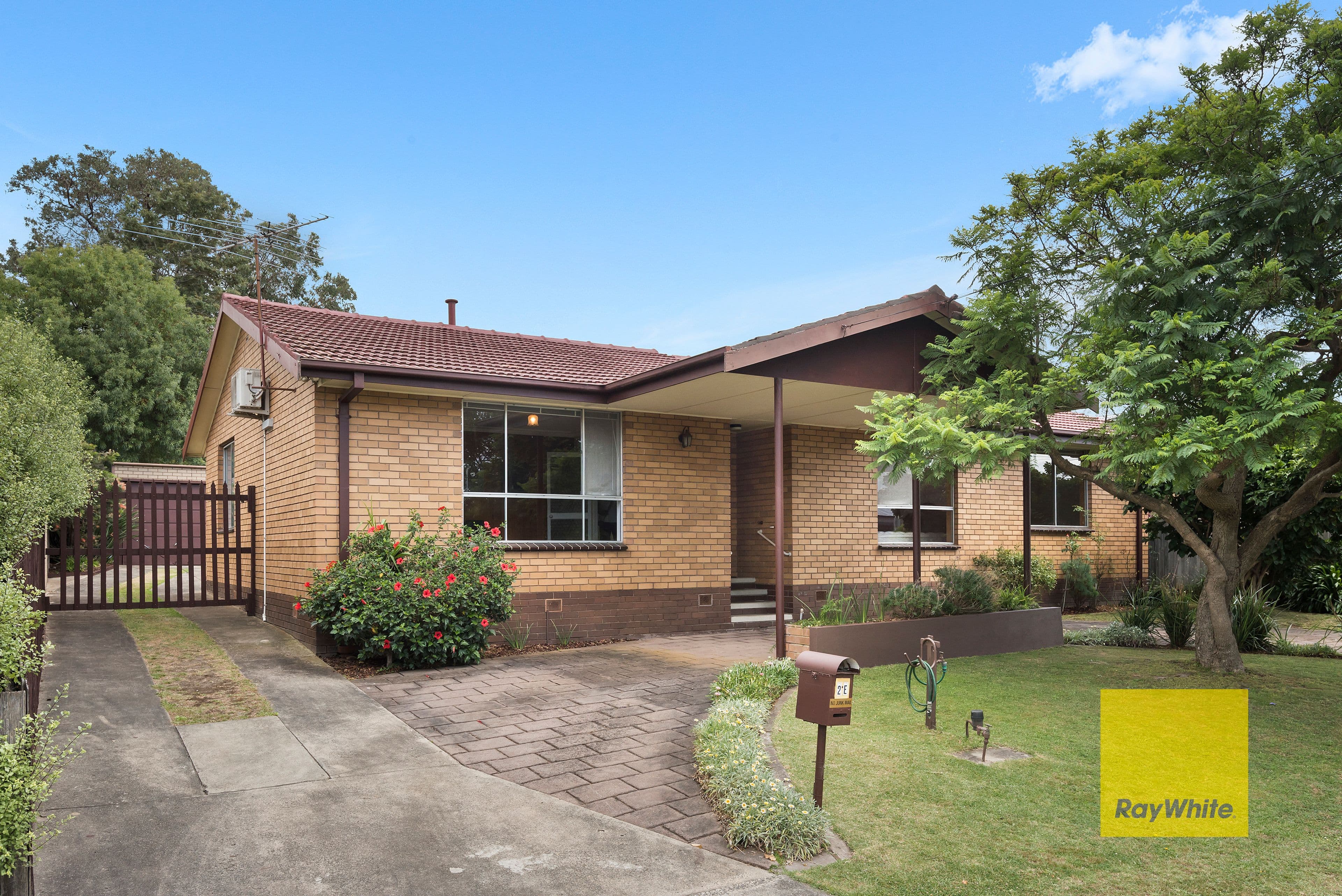 2E St Elmo Crescent, Highton VIC 3216, Highton - Image 1