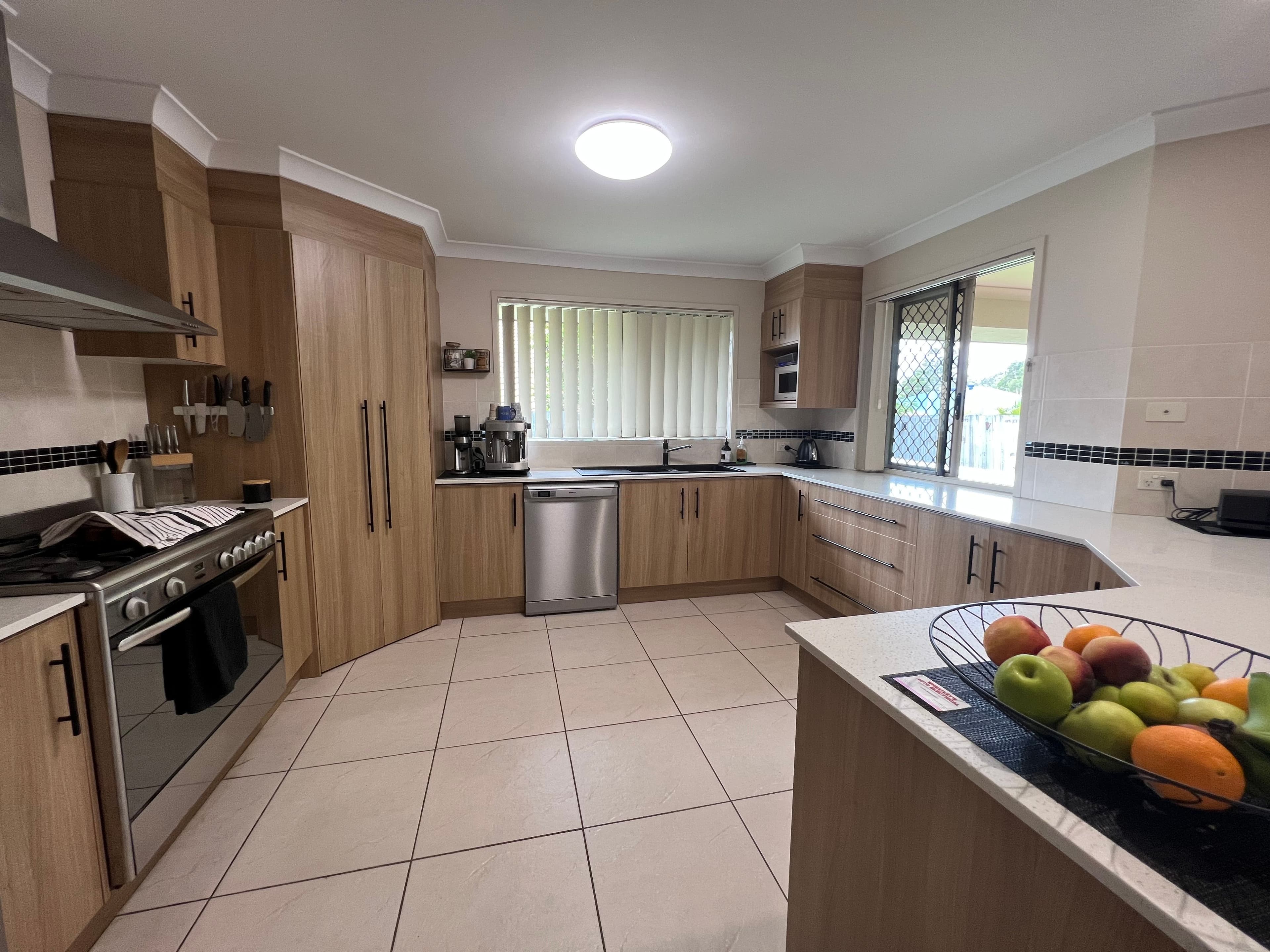 8 Tewantin Way, Waterford QLD 4133, Waterford - Thumbnail 2