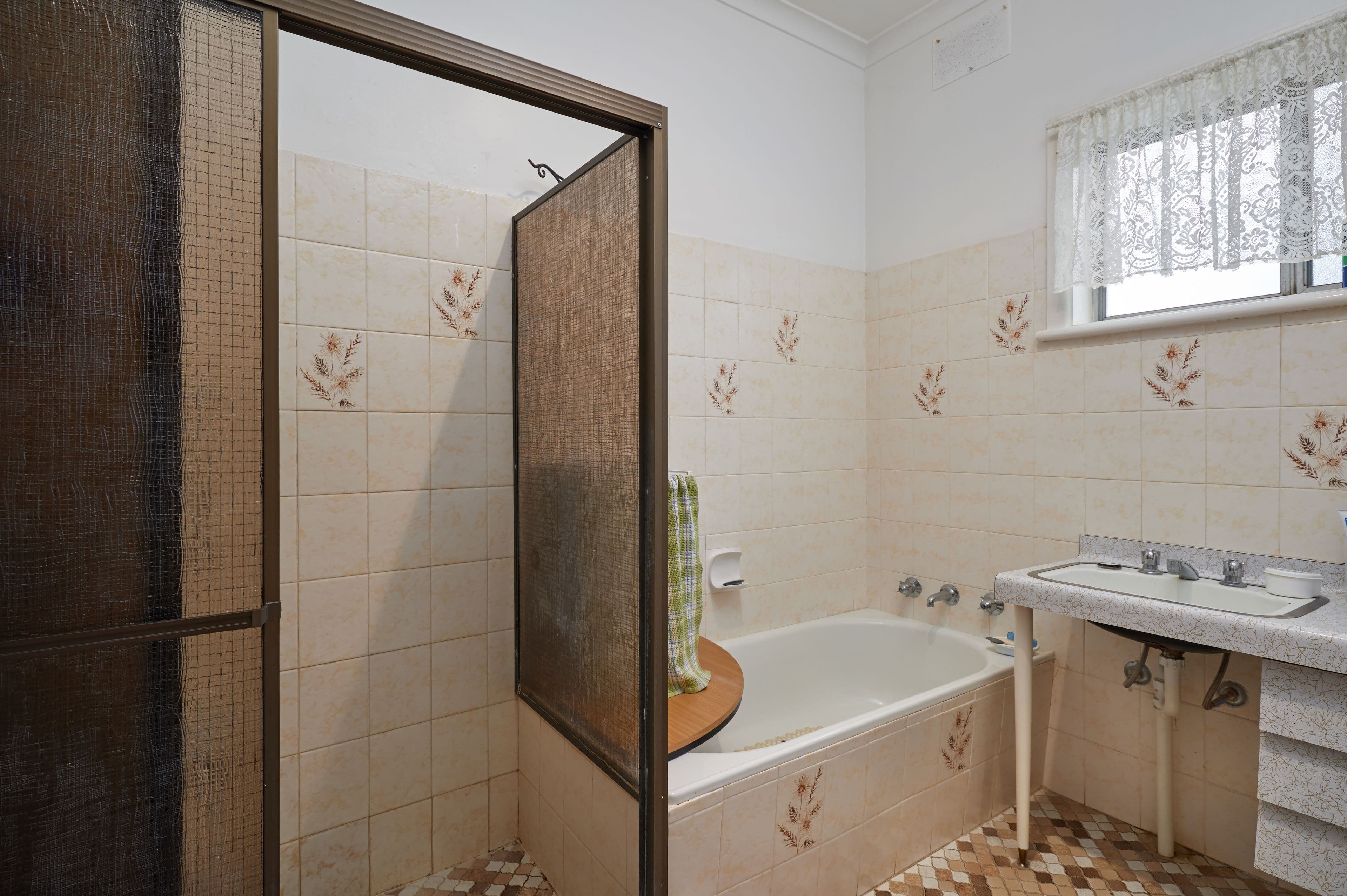 7 Bruce Street, Tolland - Thumbnail 7