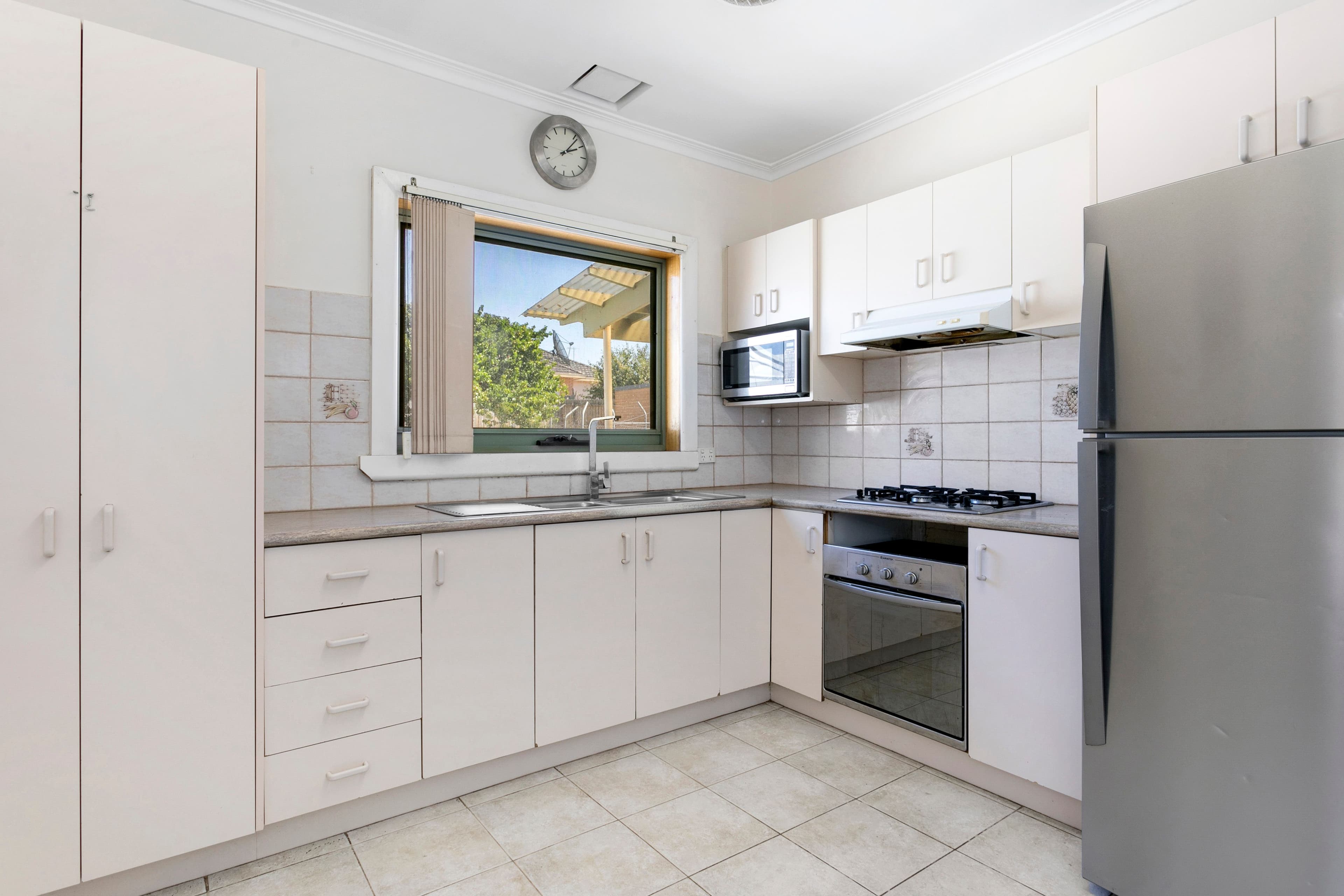 16 Merlyn Avenue, Clayton South VIC 3169, Clayton South - Thumbnail 3