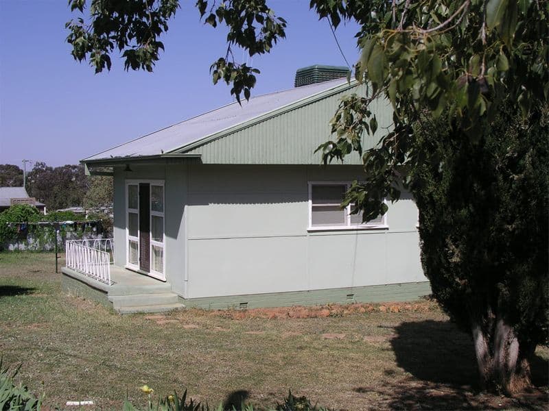 13  Hume Street, PARKES NSW 2870, Parkes - Thumbnail 2