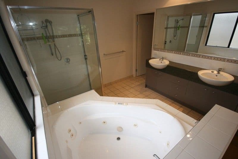 33 Sanctuary Avenue, JUBILEE POCKET QLD 4802, Jubilee Pocket - Thumbnail 4