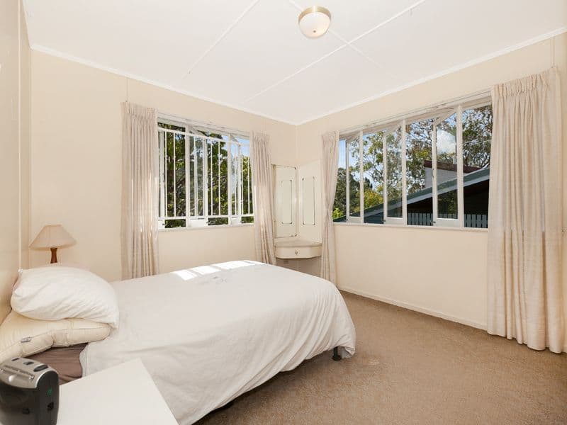 17 Blackstone Street, INDOOROOPILLY QLD 4068, Indooroopilly - Thumbnail 4