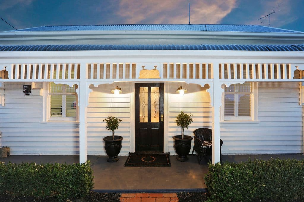 14 Breakwater Road, East Geelong VIC 3219, East Geelong - Thumbnail 2