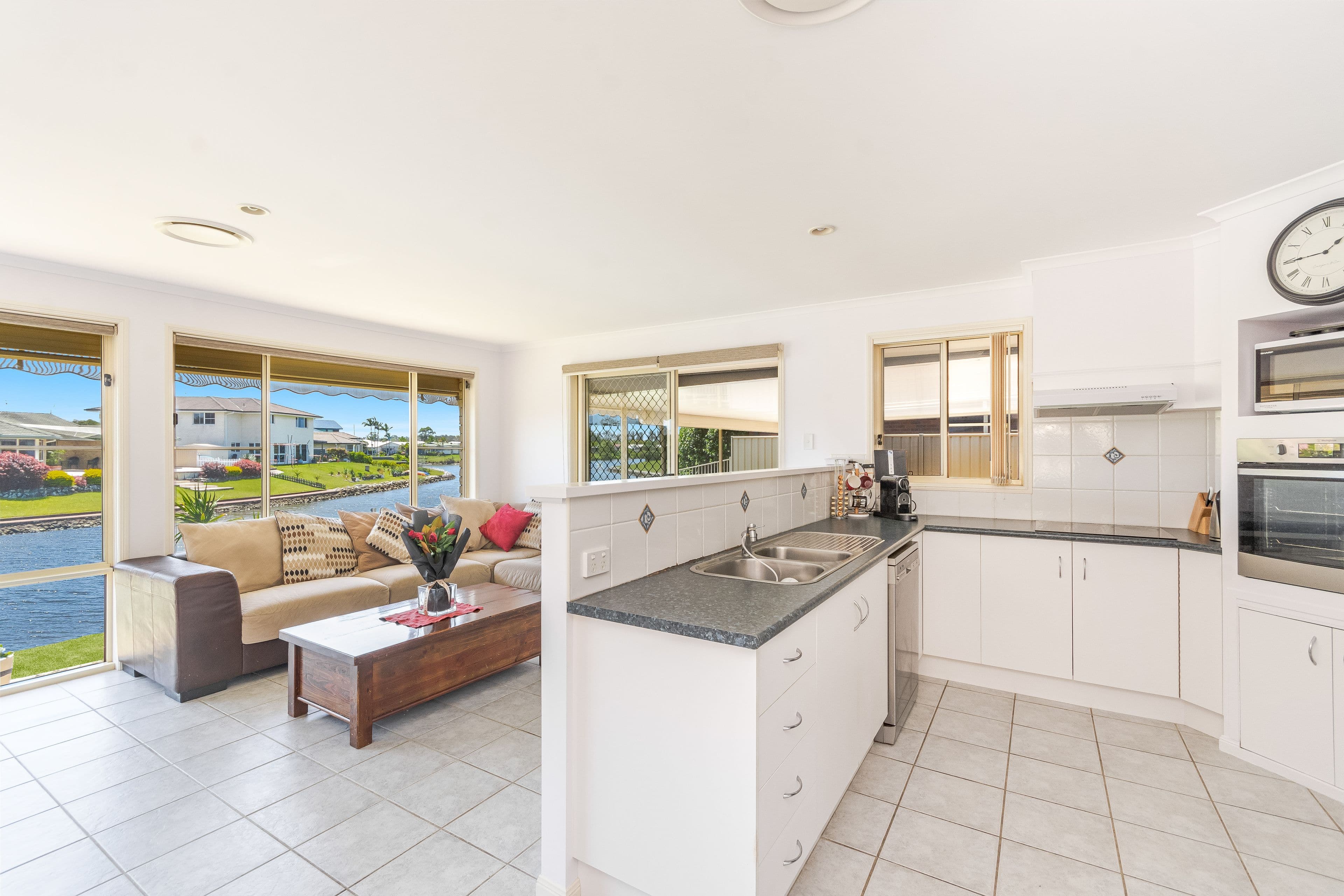 2/5 Bayview Drive, Yamba NSW 2464, Yamba - Thumbnail 2