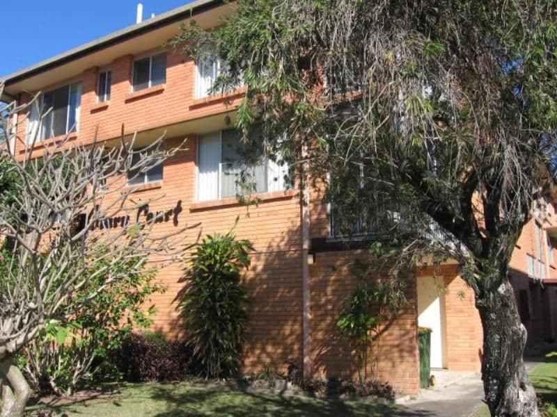 6/18 Spinnaker Drive, Sandstone Point - Image 1