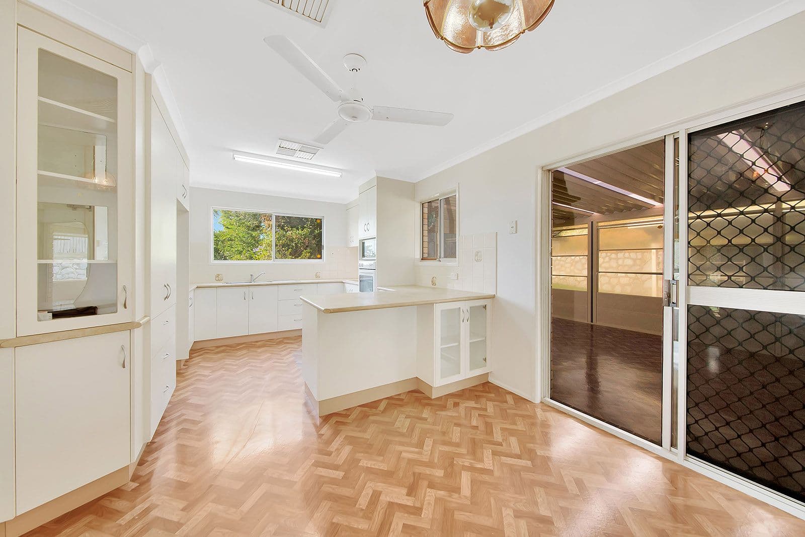 16 Ward Close, South Gladstone QLD 4680, South Gladstone - Thumbnail 4