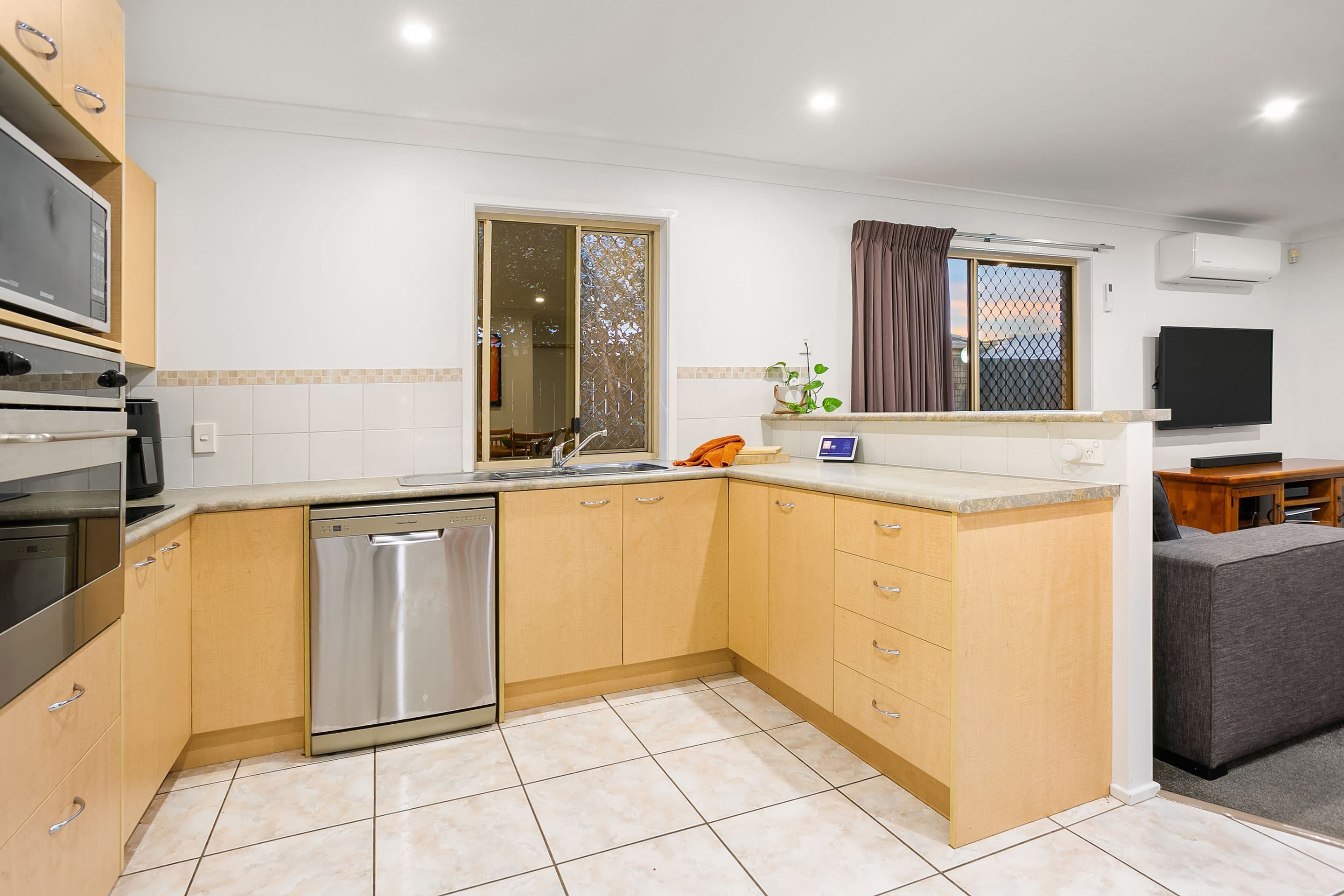 19 Lloyd Bird Crescent, Springfield Lakes QLD 4300, Springfield Lakes - Thumbnail 7