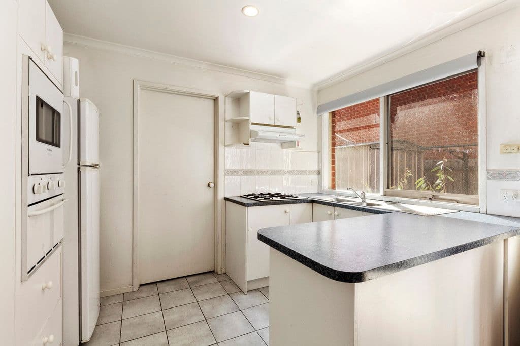 19 Crown Close, Oakleigh East VIC 3166, Oakleigh East - Thumbnail 3