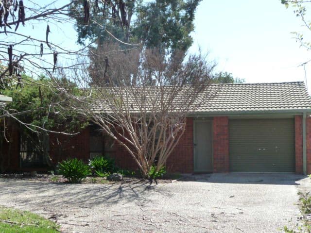 8 McEwen Crescent, WODONGA VIC 3690, West Wodonga - Thumbnail 2