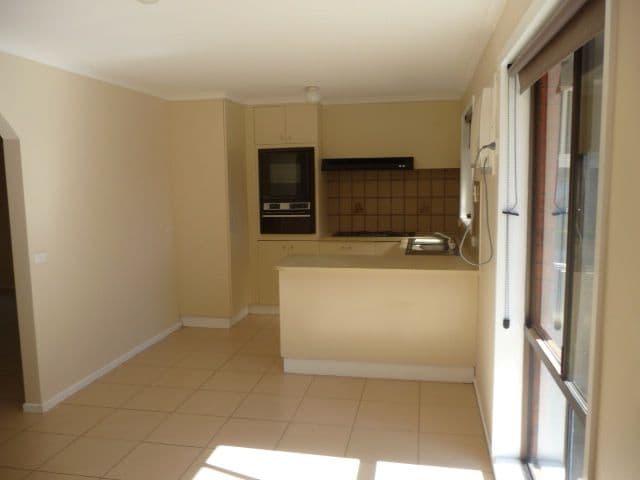8 McEwen Crescent, WODONGA VIC 3690, West Wodonga - Thumbnail 6