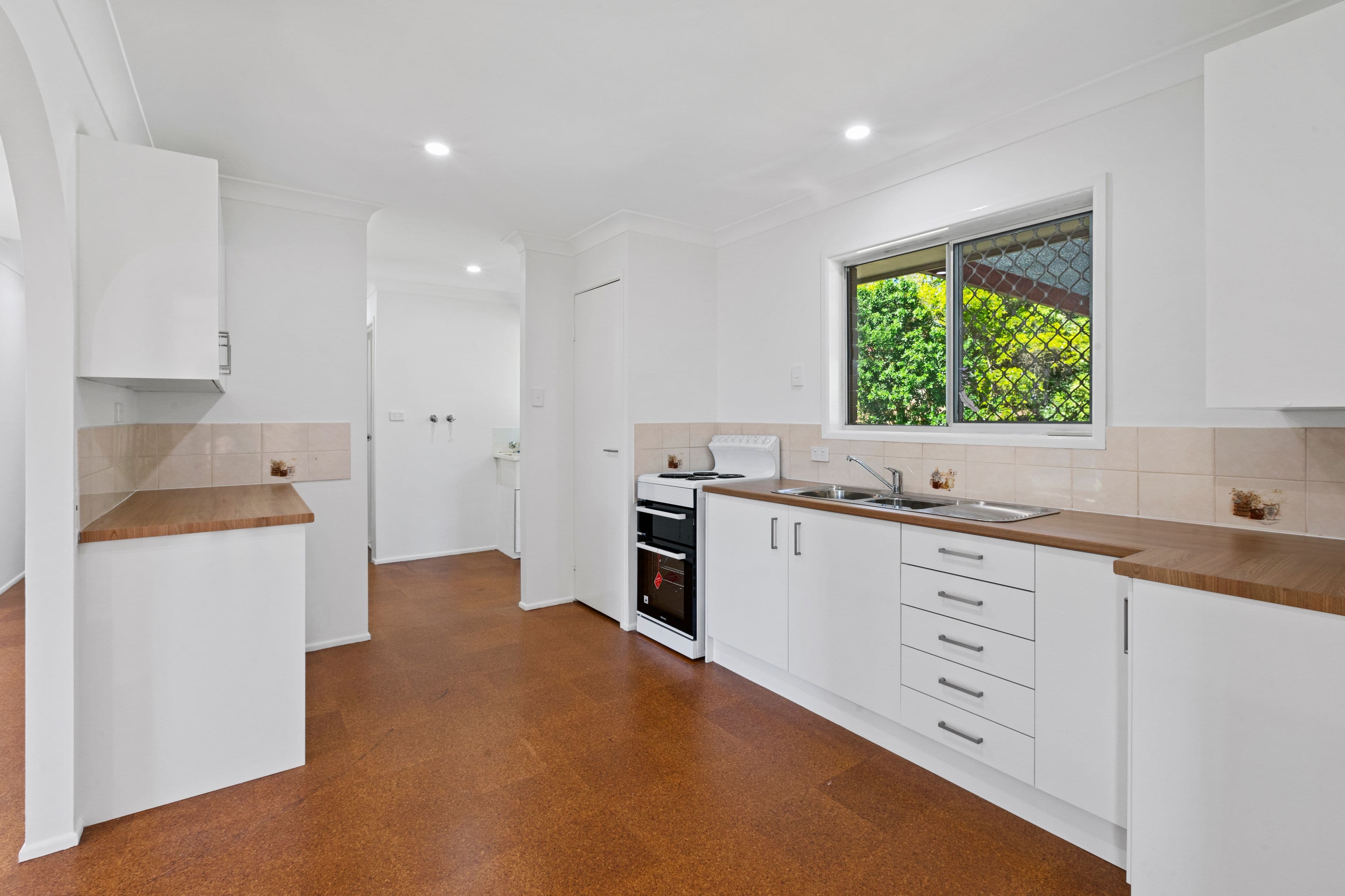 8 Sherington Street, Alexandra Hills QLD 4161, Alexandra Hills - Thumbnail 2