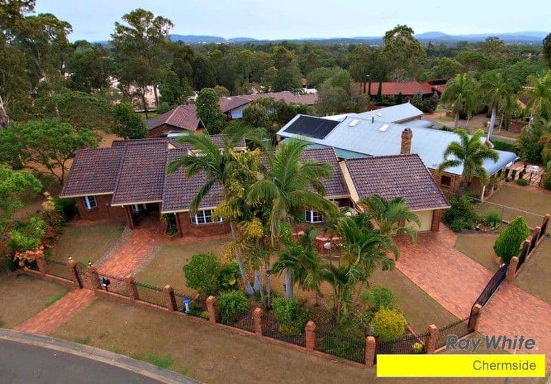 2 Quaver Court, BRIDGEMAN DOWNS QLD 4035, Bridgeman Downs - Thumbnail 2