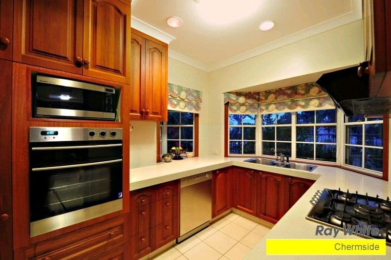 2 Quaver Court, BRIDGEMAN DOWNS QLD 4035, Bridgeman Downs - Thumbnail 4
