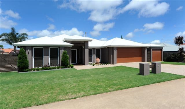 17 Banksdale Drive, MIDDLE RIDGE QLD 4350, Middle Ridge - Image 1
