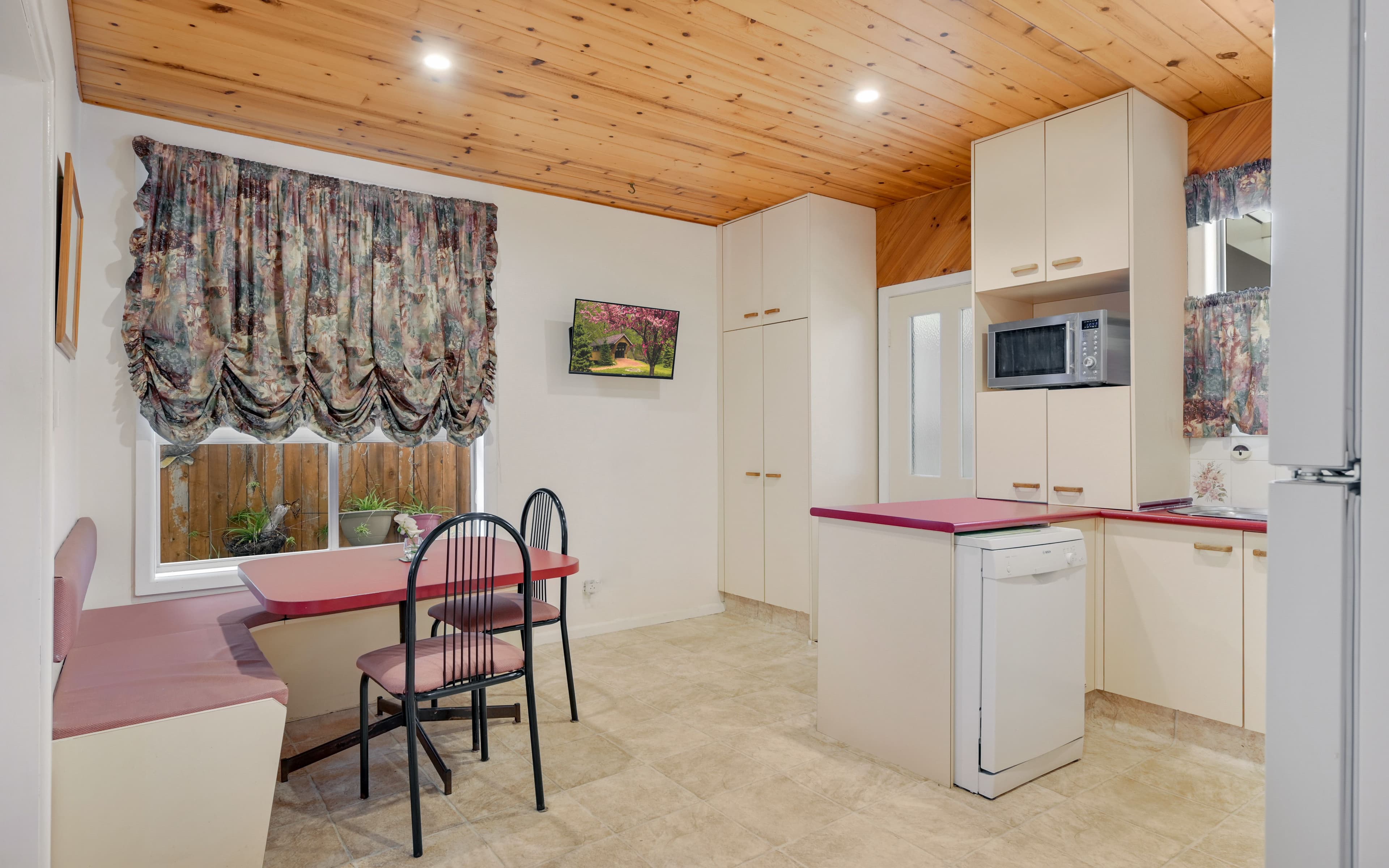 5 Hurlstone Avenue, Glenfield NSW 2167, Glenfield - Thumbnail 6