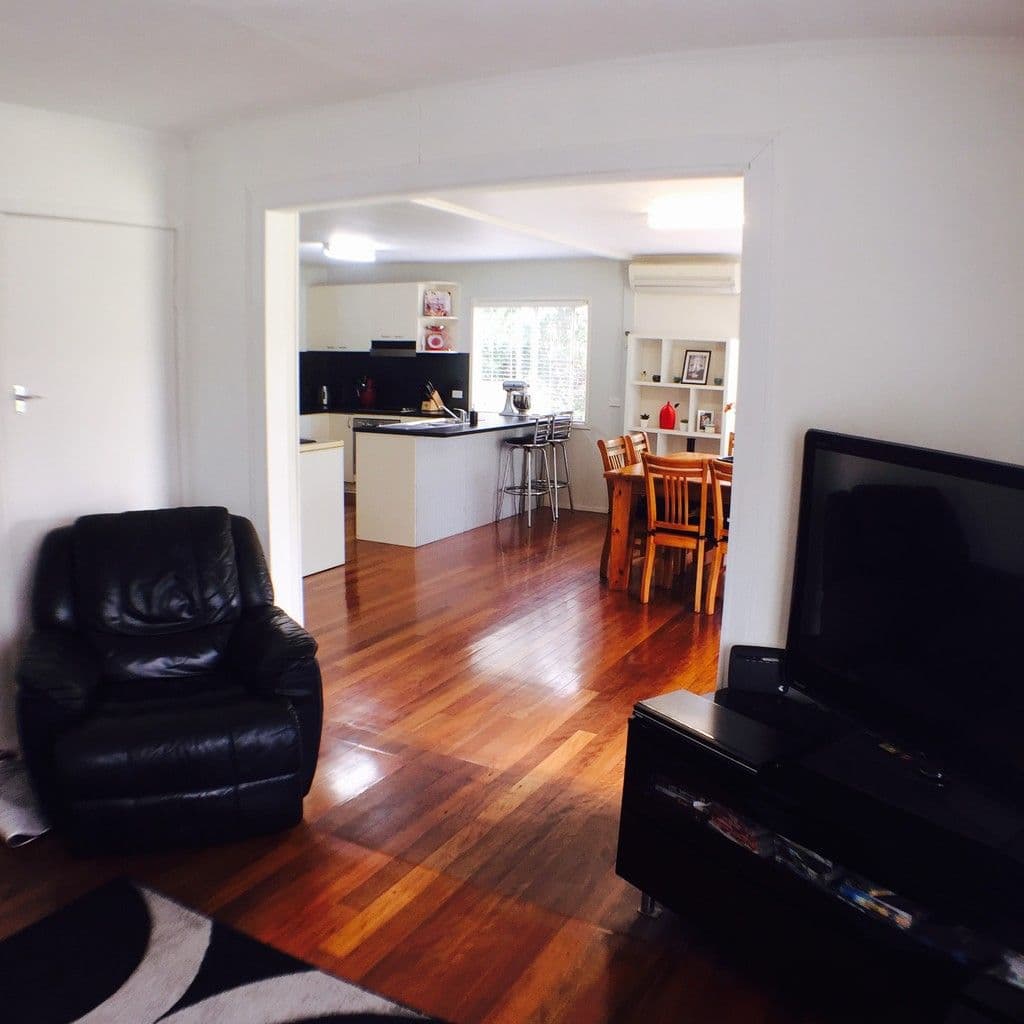 18 Beerwah Street, Landsborough QLD 4550, Landsborough - Thumbnail 2