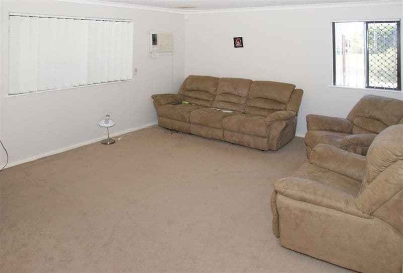 7 Wythburn Avenue, BALGA WA 6061, Balga - Thumbnail 2