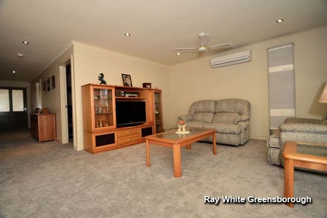 15 Branchilly Drive, ROXBURGH PARK VIC 3064, Roxburgh Park - Thumbnail 2
