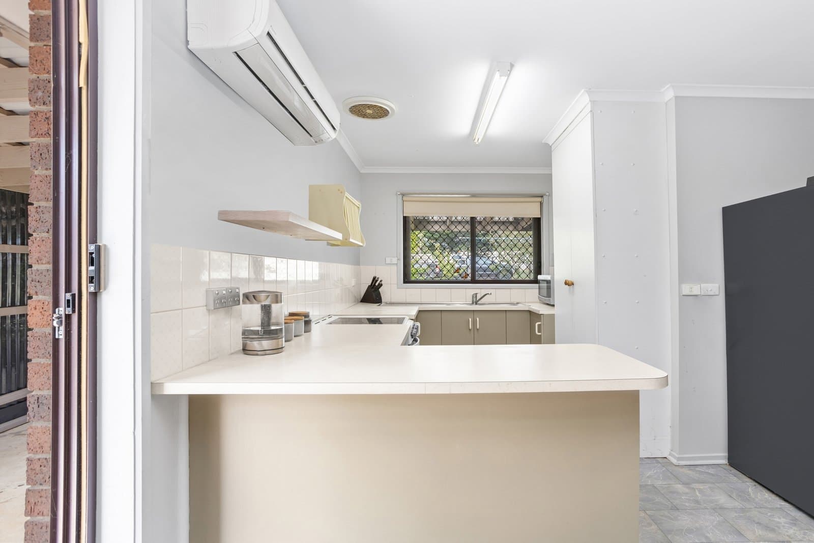 14 Metcalfe Drive, Romsey - Thumbnail 3