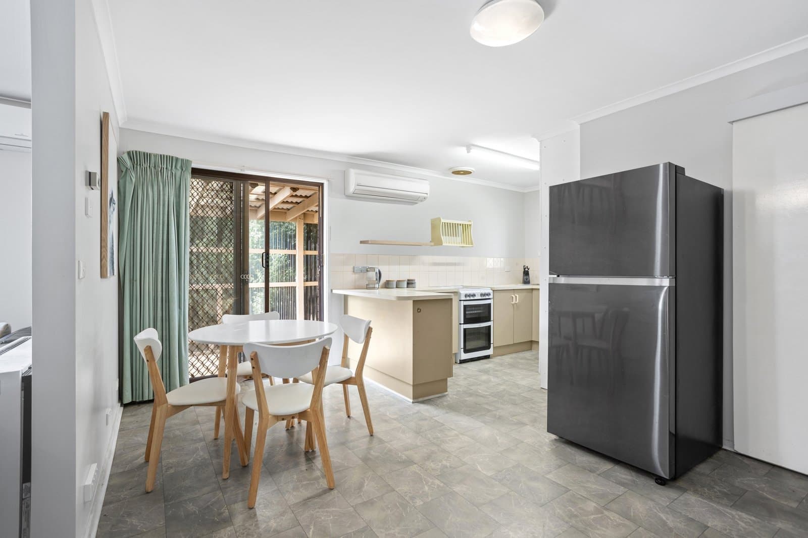 14 Metcalfe Drive, Romsey - Thumbnail 4