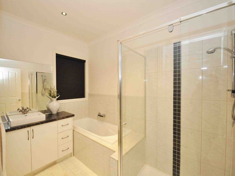 70 Kinglake Crescent, CRAIGIEBURN VIC 3064, Craigieburn - Thumbnail 5