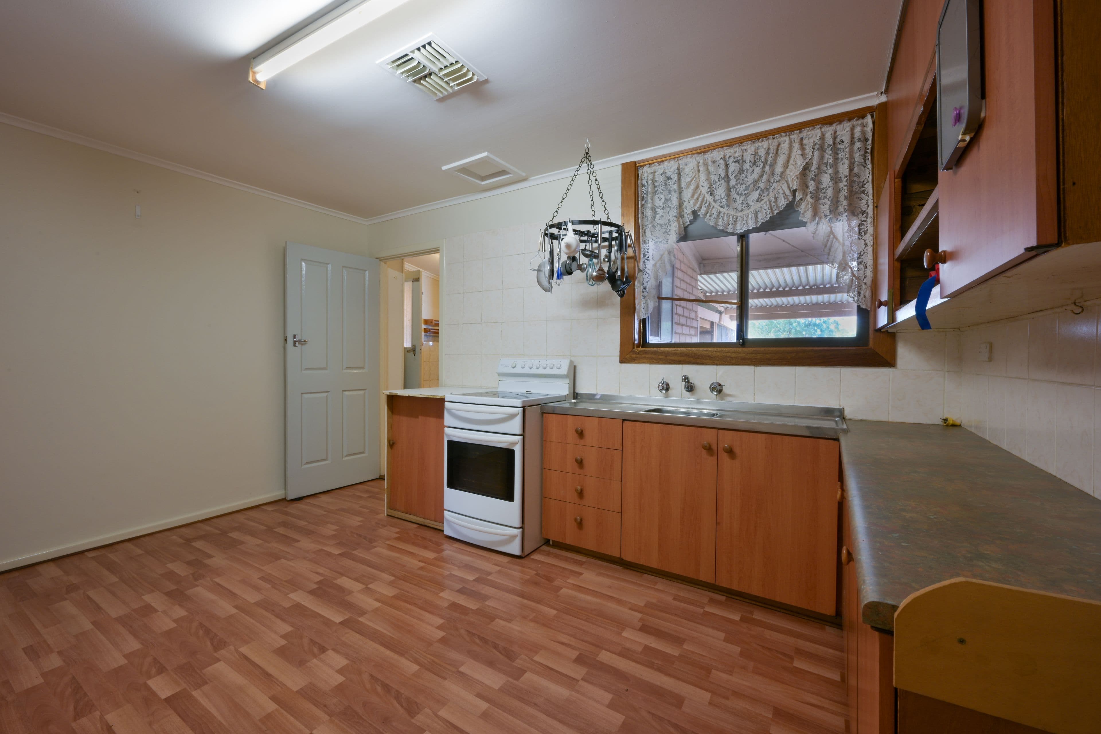 28 Berry Street, Whyalla Stuart SA 5608, Whyalla Stuart - Thumbnail 3