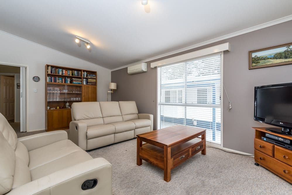 15 Watkin Tench Place, Kincumber NSW 2251, Kincumber - Thumbnail 3