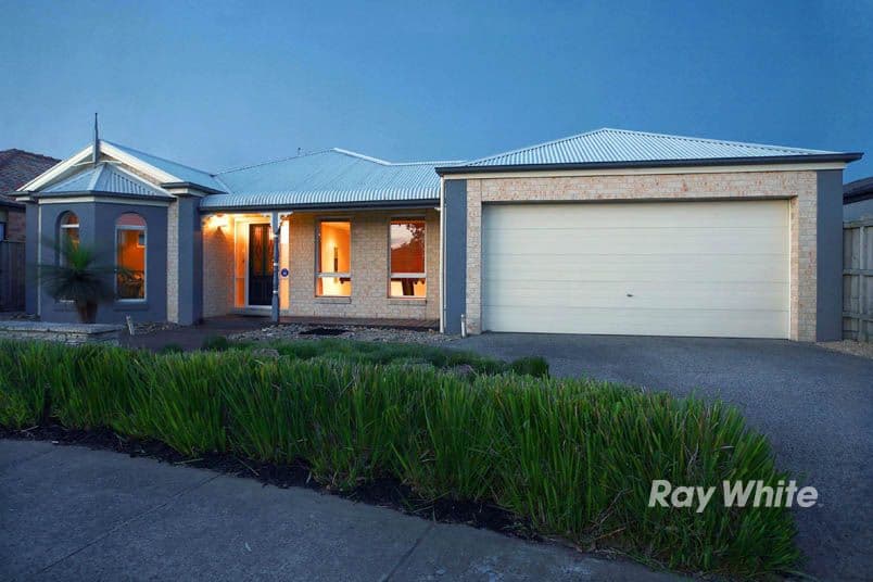 8 Moreton Bay Boulevard, LYNDHURST VIC 3975, Lyndhurst - Image 1