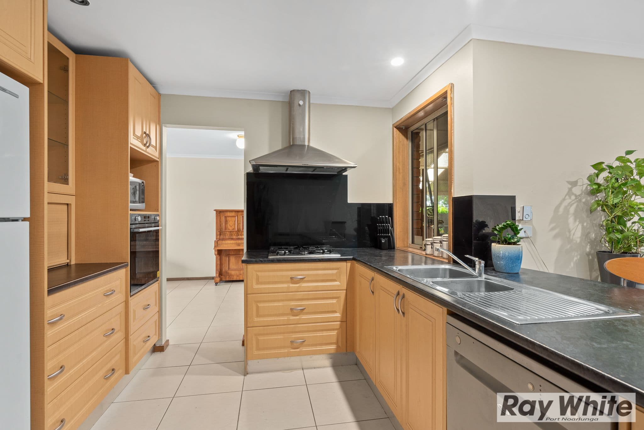 33 Baltimore Avenue, Morphett Vale SA 5162, Morphett Vale - Thumbnail 7