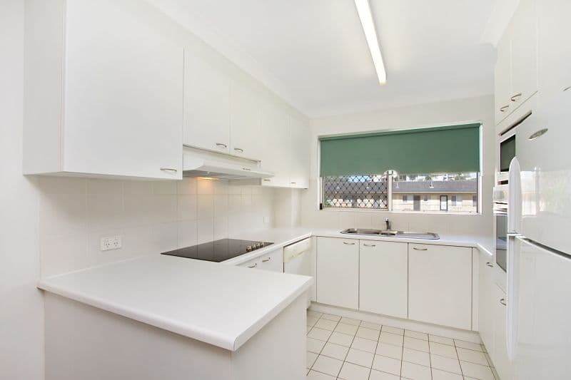 136 The Esplanade, Burleigh Heads QLD 4220, Burleigh Heads - Thumbnail 3
